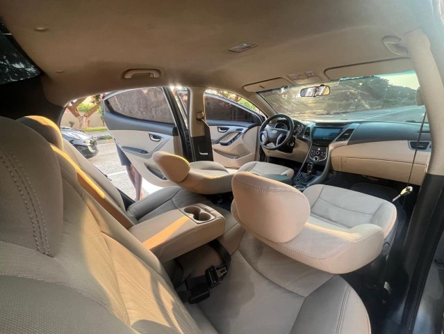 Venda HYUNDAI ELANTRA