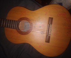 A venda Vendo Guitarra yamaha C40