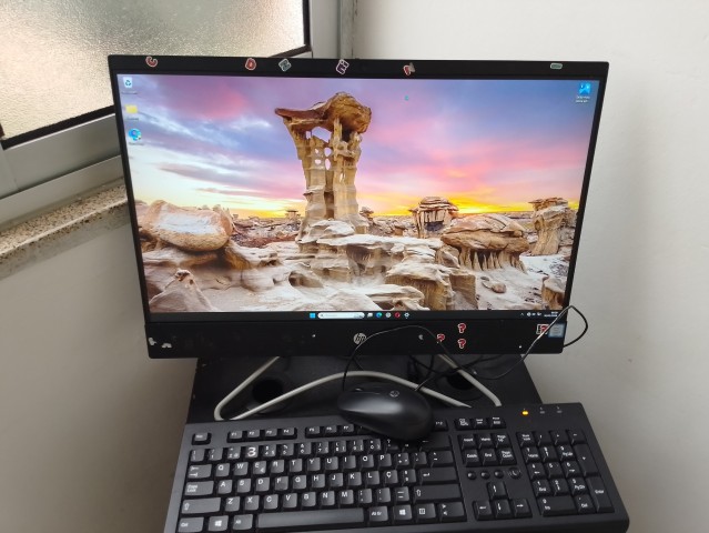 Venda Computador All-in-One HP 200 G3 Intel Core i3 (1 Terabyte de Espaço + Teclado e Rato Originais)