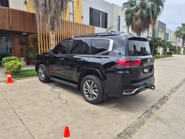 Venda TOYOTA LC300 VX.R | TWIN TURBO