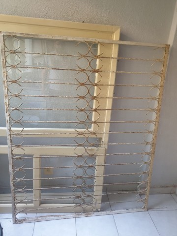 Venda Moveis, Armários Cozinha, Janelas com Gradeamentos