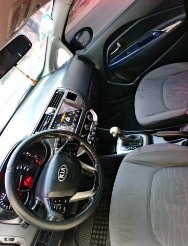Venda KIA RIO LIMPO MATRÍCULA SÉRIE F