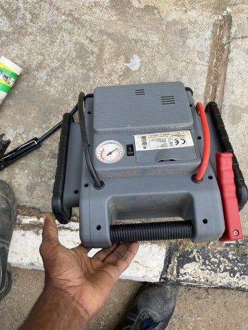 Venda Arrancador de Carro Portátil com Compressor de Ar