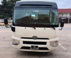 A venda TOYOTA COASTER