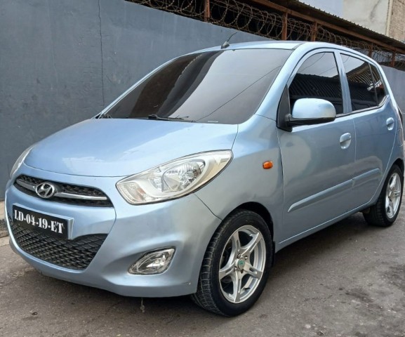 Venda HYUNDAI i10 1.1