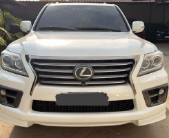 A venda LEXUS LX570