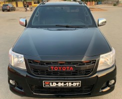 A venda TOYOTA HILUX 2KD MATRÍCULA D