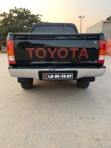Venda TOYOTA HILUX 2KD MATRÍCULA D