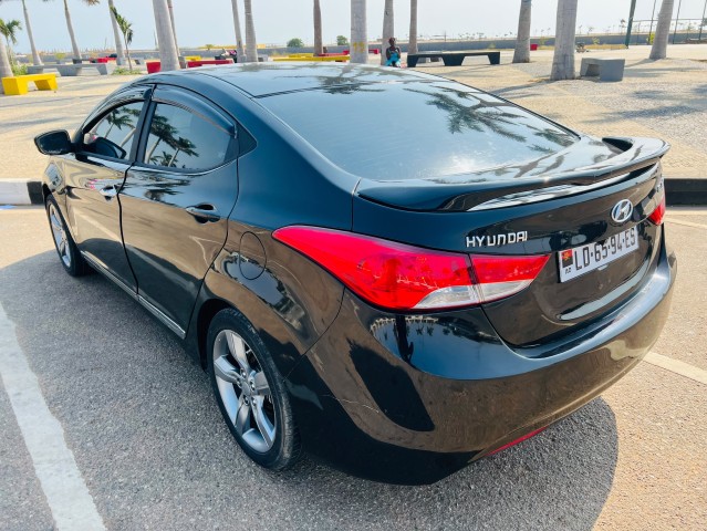 Venda HYUNDAI ELANTRA