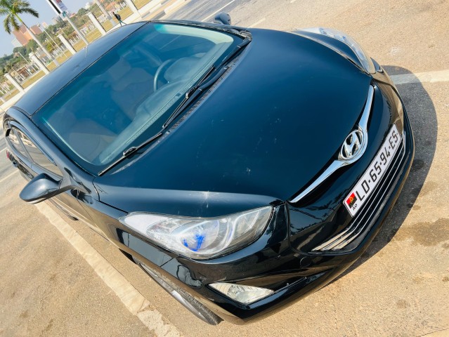 Venda HYUNDAI ELANTRA