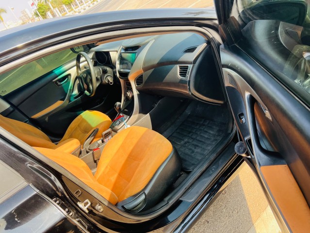 Venda HYUNDAI ELANTRA