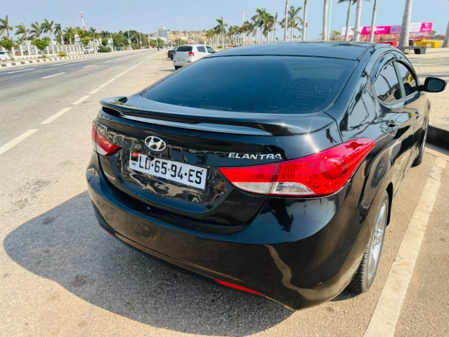 Venda HYUNDAI ELANTRA