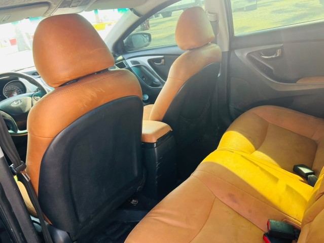 Venda HYUNDAI ELANTRA