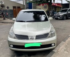 A venda NISSAN TIIDA