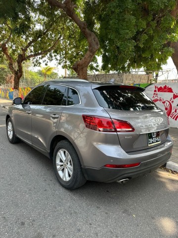 Venda BORGWARD BX7