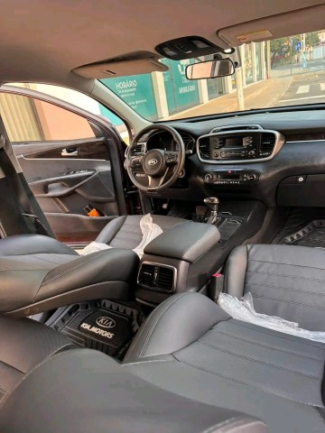 Venda KIA SORENTO NOVO MODELO MATRÍCULA SÉRIE G