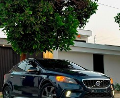 A venda VOLVO V40 | T5 AWD