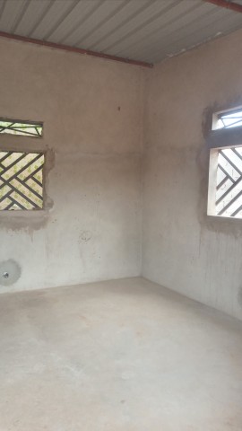Venda Terreno com um Quarto e sala com Suíte.