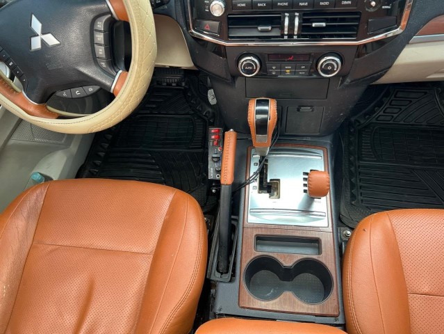 Venda Amarro de Mitsubishi Pajero