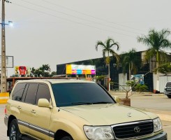 A venda TOYOTA LAND CRUISER V8 MATRICULA CT
