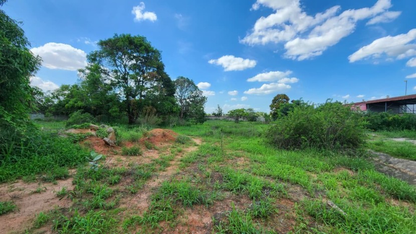 Venda TERRENO À BEIRA ESTRADA KM 36, PRÓ AO AEROPORTO DR. ANTÓNIO AGOSTINHO NETO