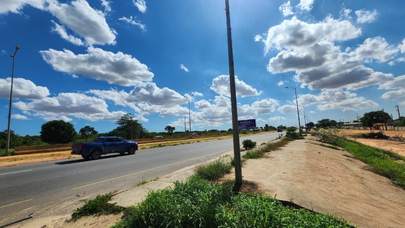 Venda TERRENO À BEIRA ESTRADA KM 36, PRÓ AO AEROPORTO DR. ANTÓNIO AGOSTINHO NETO