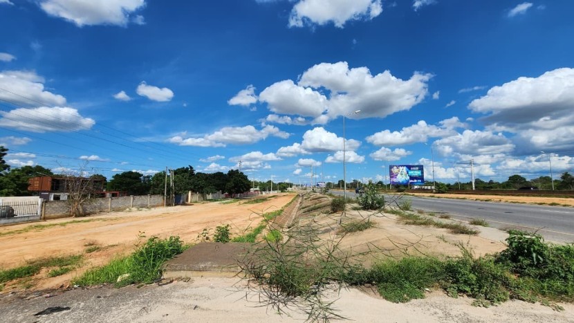 Venda TERRENO À BEIRA ESTRADA KM 36, PRÓ AO AEROPORTO DR. ANTÓNIO AGOSTINHO NETO