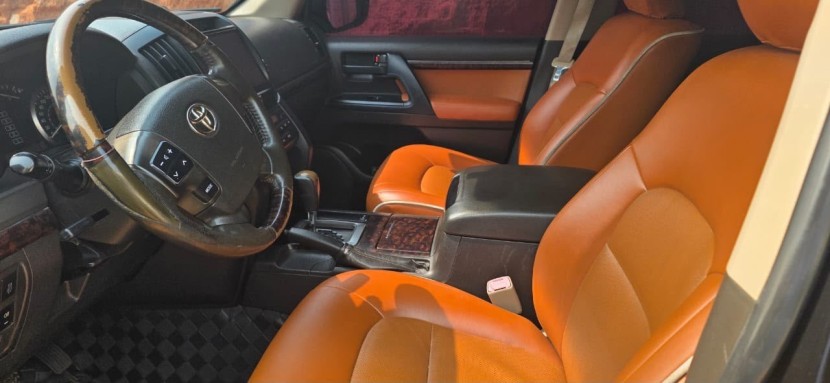 Venda TOYOTA LAND CRUISER GX.R V8 ACTUALIZADO
