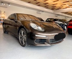 A venda PORSCHE PANAMERA TURBO S