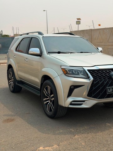 Venda TOYOTA FORTUNER SR5