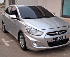 A venda HYUNDAI ACCENT 1.6 MATRÍCULA SÉRIE F