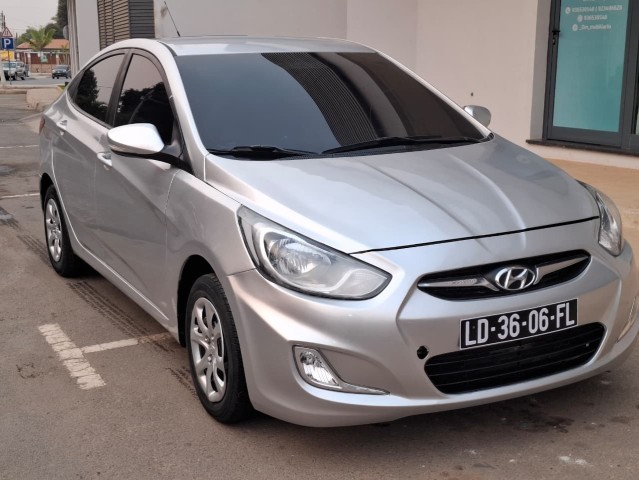 Venda HYUNDAI ACCENT 1.6 MATRÍCULA SÉRIE F
