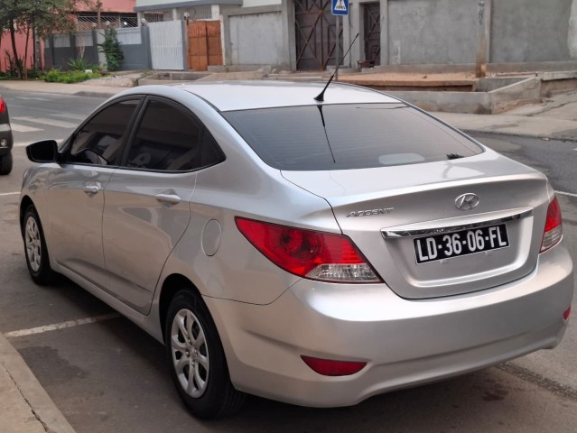 Venda HYUNDAI ACCENT 1.6 MATRÍCULA SÉRIE F