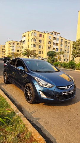 Venda HYUNDAI ELANTRA