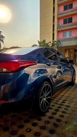 Venda HYUNDAI ELANTRA