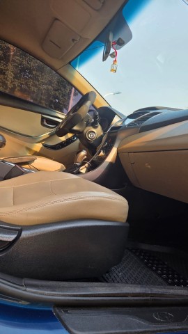Venda HYUNDAI ELANTRA