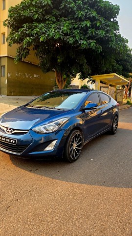 Venda HYUNDAI ELANTRA