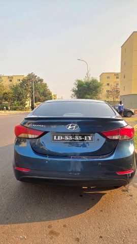Venda HYUNDAI ELANTRA