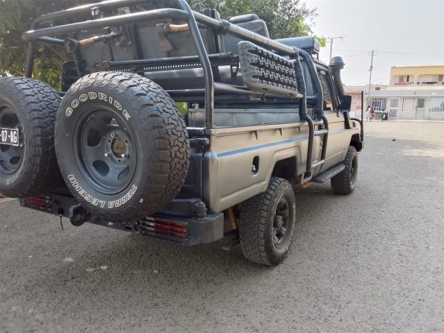 Venda TOYOTA LAND CRUISER | HZ