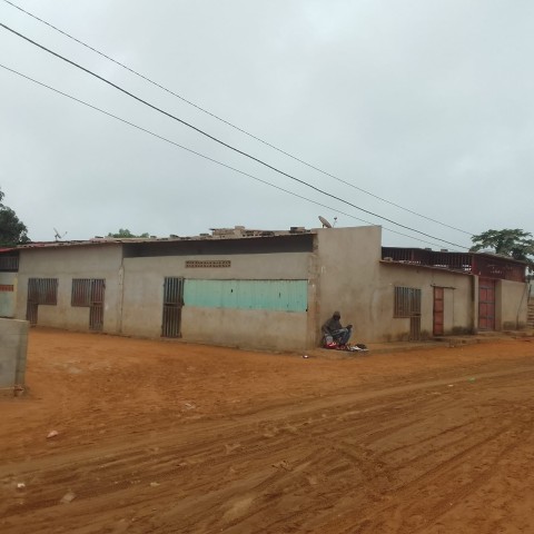 Venda OPORTUNIDADE DE CASA EM VIANA NO KM-30