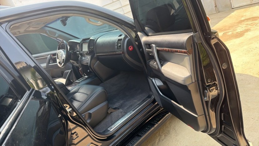 Venda TOYOTA LAND CRUISER | GXR 5.7