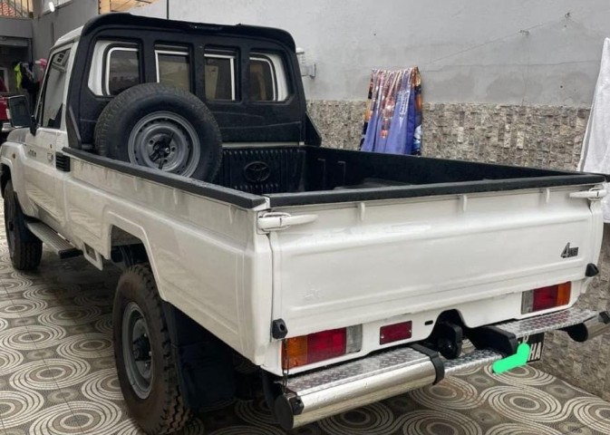Venda TOYOTA LAND CRUISER | HZ CABINE SIMPLES