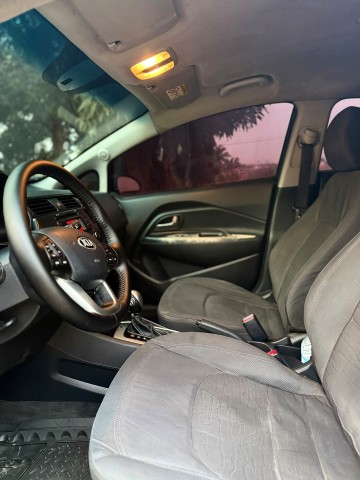 Venda Kia Rio de Mala Full Option
