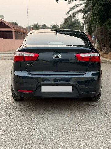 Venda Kia Rio de Mala Full Option