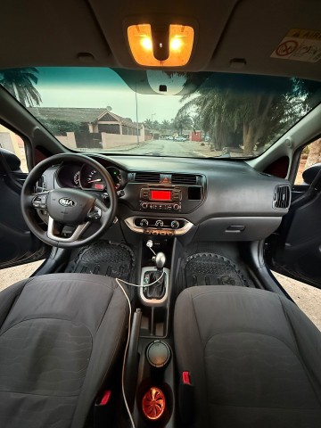 Venda Kia Rio de Mala Full Option