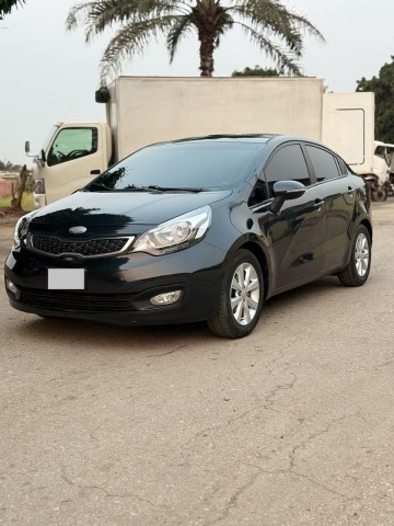 Venda Kia Rio de Mala Full Option