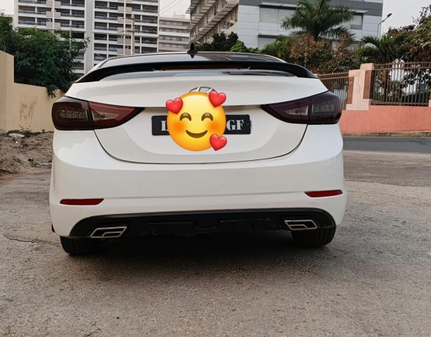Venda HYUNDAI ELANTRA
