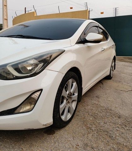 Venda HYUNDAI ELANTRA
