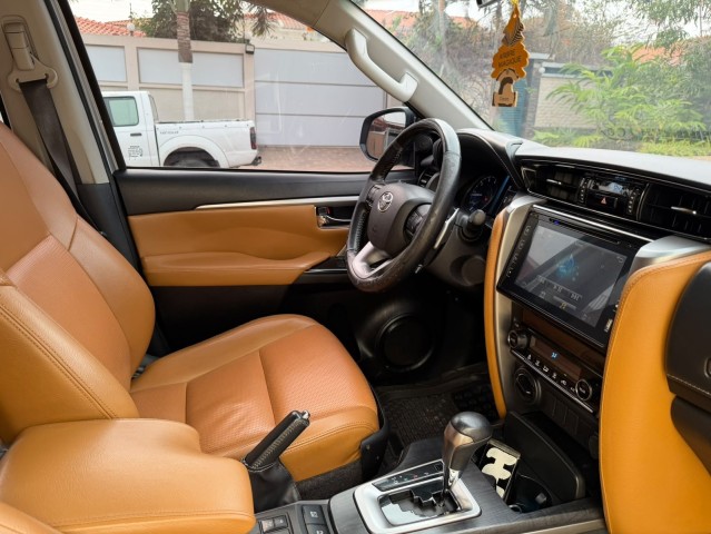 Venda TOYOTA FORTUNER