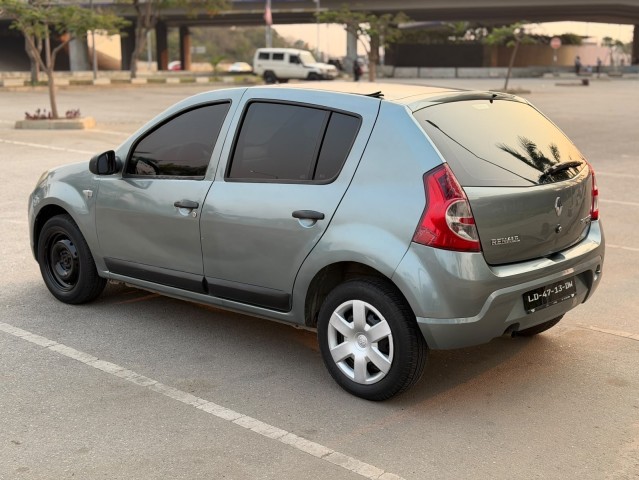 Venda Renault Sandero impecável